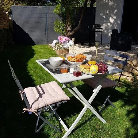 Holiday home Au Coeur De La Garrigue Nimes